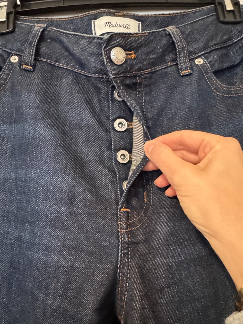 Madewell Women Curvy Dean Easy Straight Jeans - Size 30P in SoftDrape - Picture 3 of 8